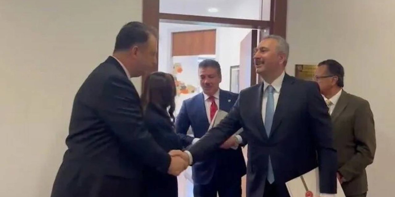AK Parti'den çerçeve yasa için temaslar