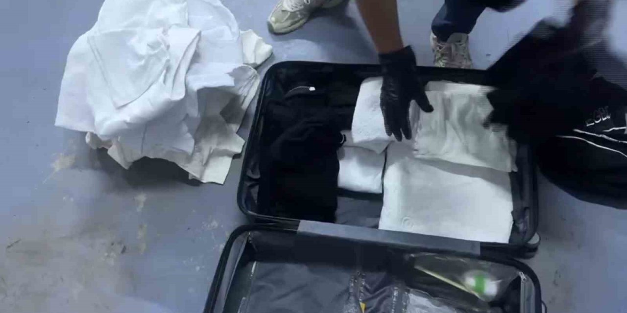 Silopi’de kıyafetlere emdirilmiş 7 kilo metamfetamin ele geçirildi