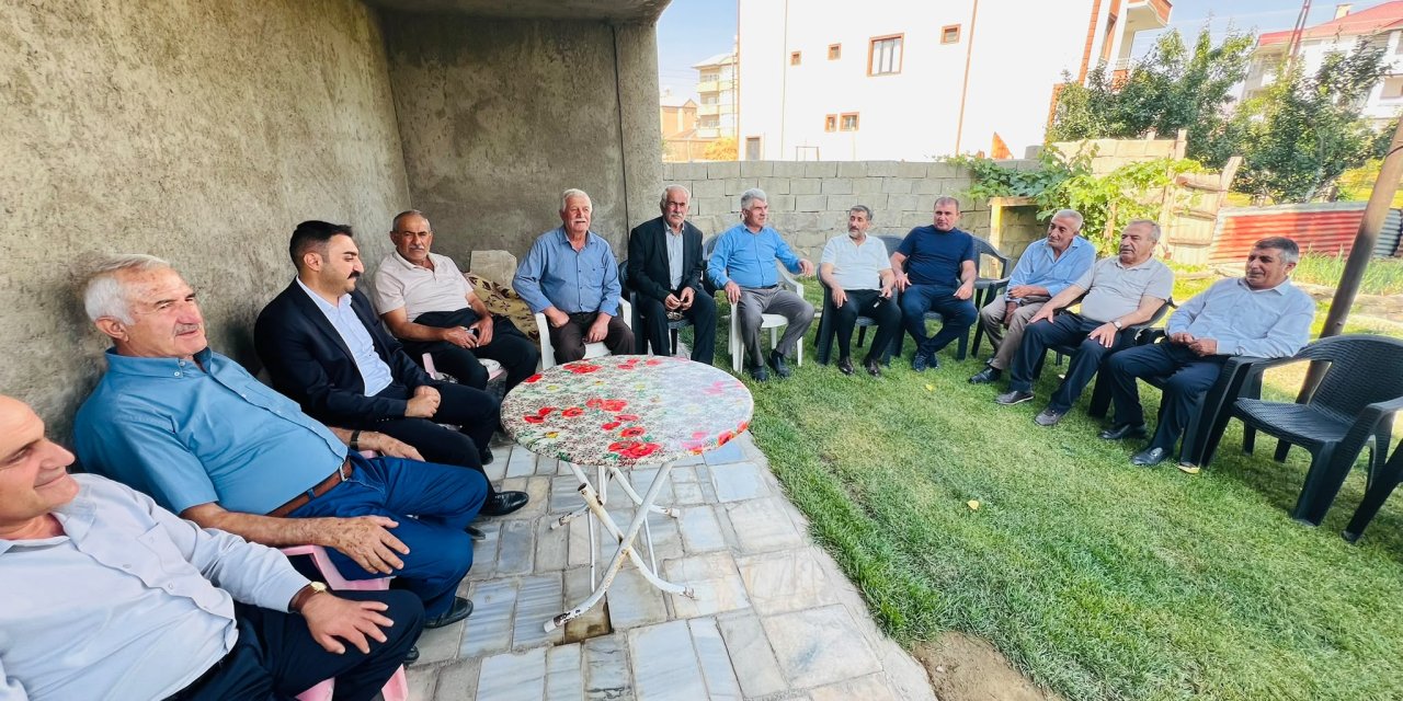 Yüksekova Belediyesi Kuruköy Mahallesi'nin sorunlarını dinledi