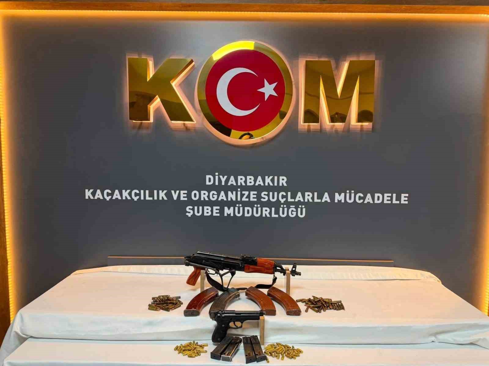 Diyarbakır’da KOM ve narkotik ekiplerinden operasyon: 2 tutuklama