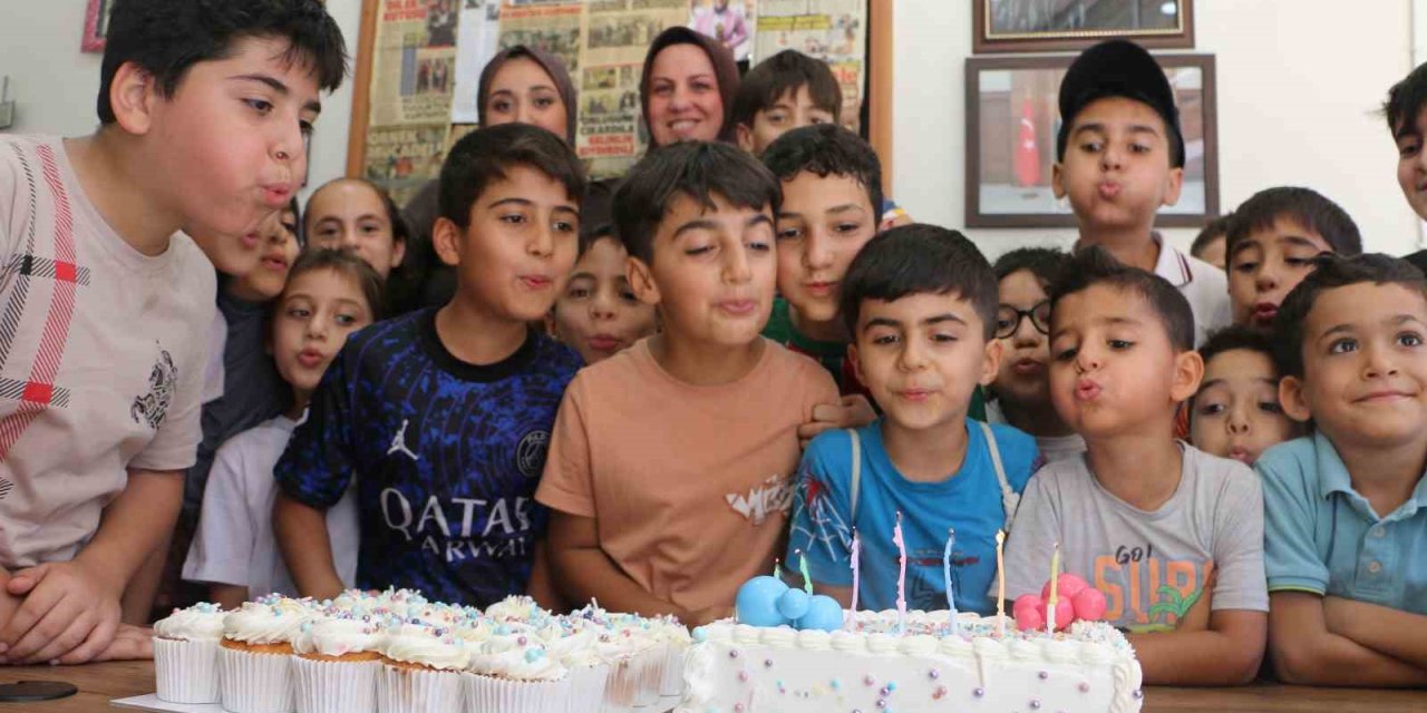Hiç doğum günü kutlamayan çocuklara sürpriz