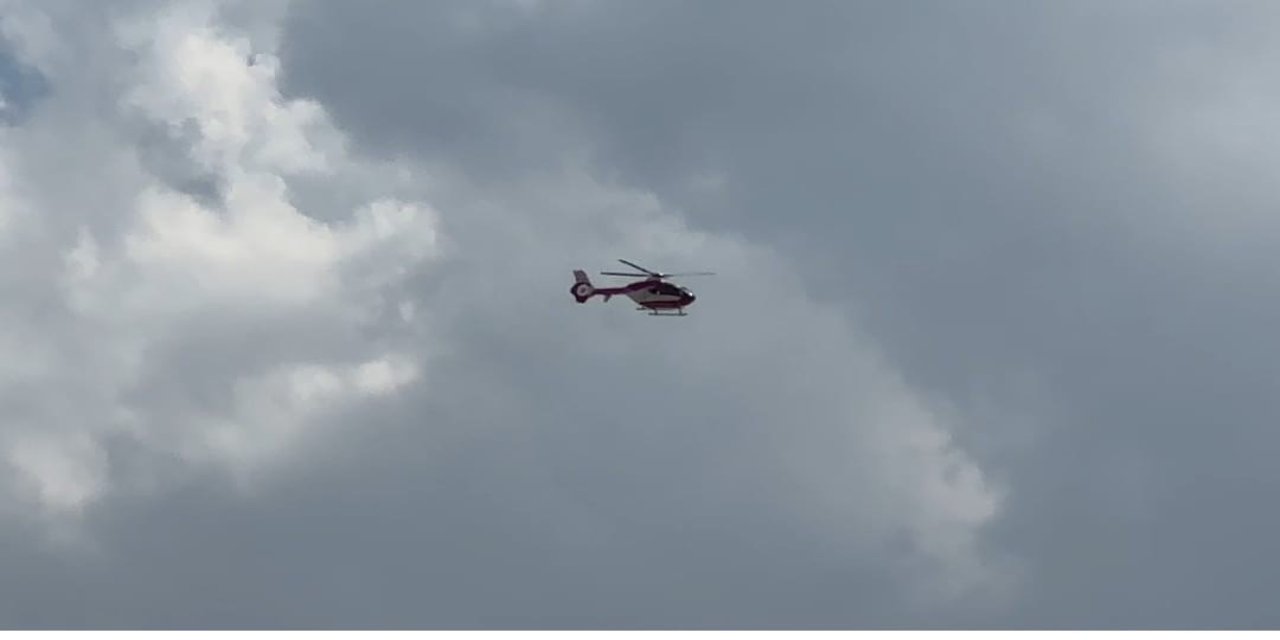Derecik’ten Yüksekova’ya helikopter ambulansla pnömoni hastası nakli