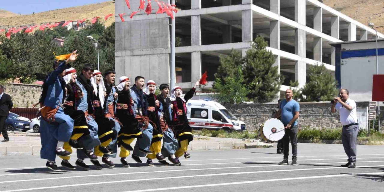 Bitlis’in kurtuluşunun 110. yılı coşkuyla kutlandı