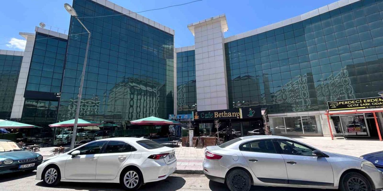 Van Büyükşehir Belediyesi'nin milyonluk yatırımı yıllardır bekliyor