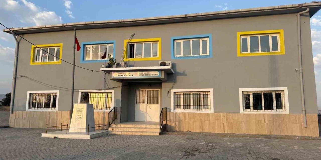 Şırnak'ın Güçlükonak ilçesinde okullarda bakım ve onarım seferberliği