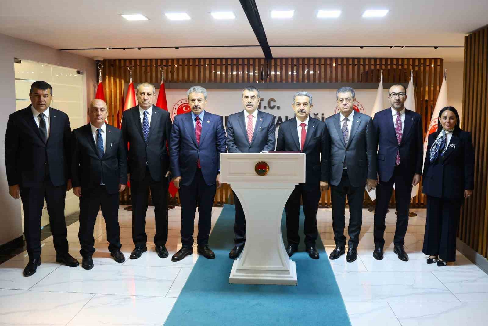 Bakan Yusuf Tekin’den, Şırnak Valiliğine ziyaret