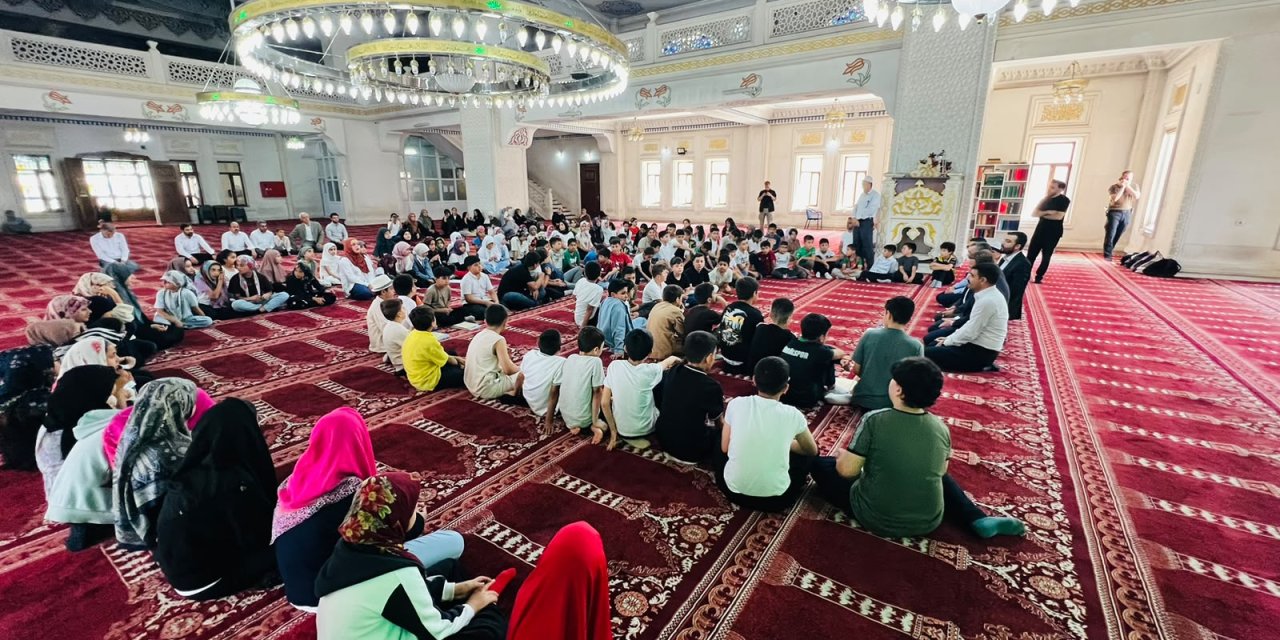 Yüksekova’da yaz Kur’an kursları 3 bin 931 öğrencinin katılımıyla tamamlandı