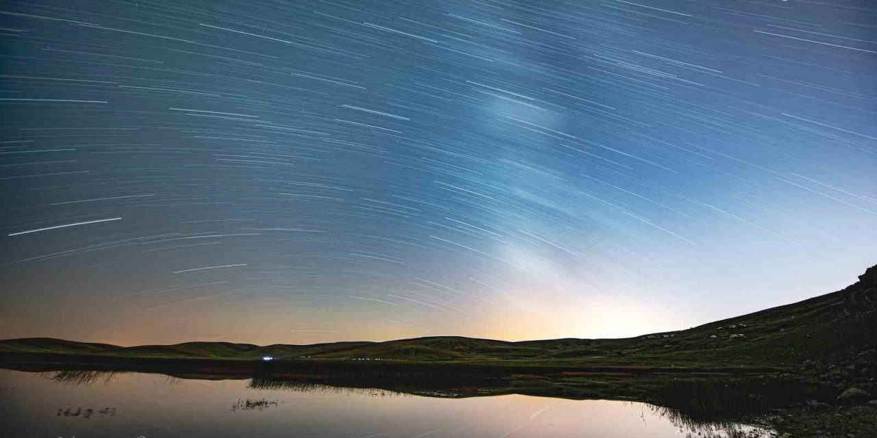 Van’da fotoğrafçılar Perseid meteor yağmurunu gözlemledi