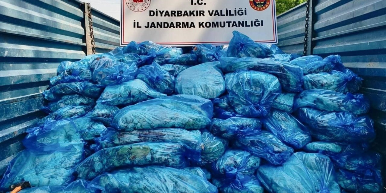 Diyarbakır’da 3 ton hayvansal iç yağ yakalandı