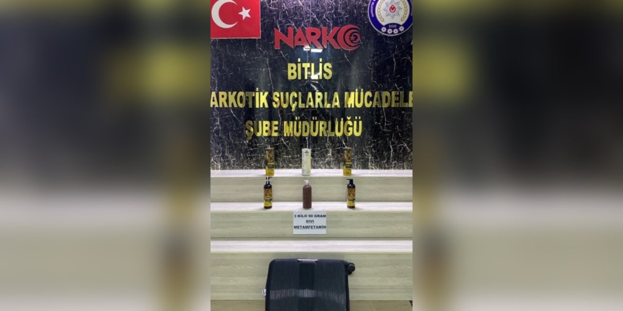 Şampuan şişelerinde 3 kilo sıvı metamfetamin ele geçirildi