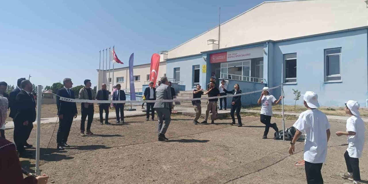 Özalp’ta Gençlik ve Spor Festivali yapıldı
