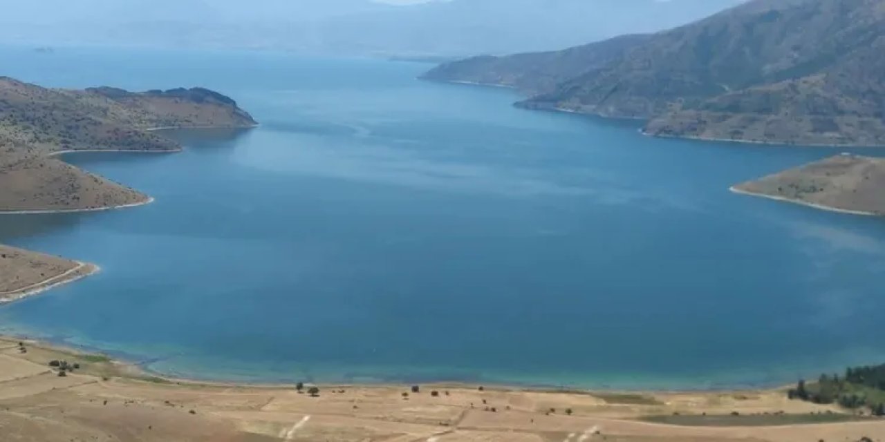 Van Gölü’ne giren kardeşler boğuldu