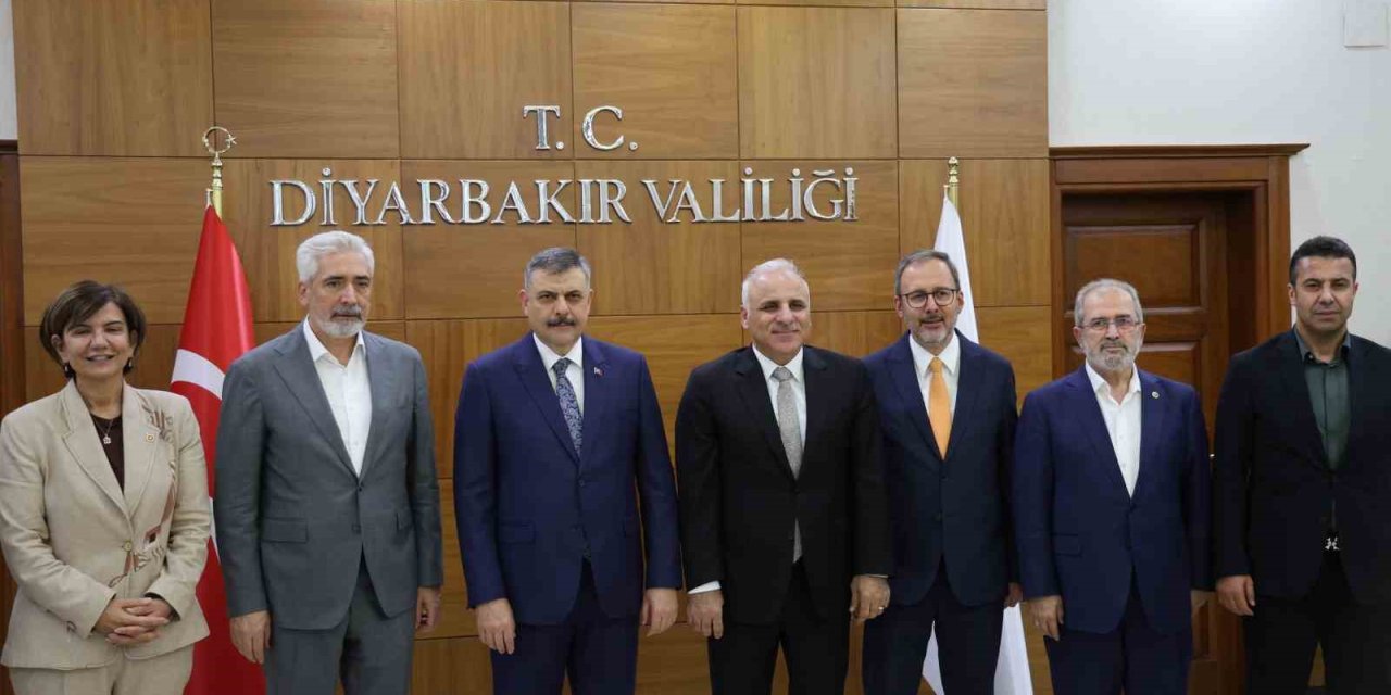 İçişleri Bakanı Çiftçi, Diyarbakır Valiliğini ziyaret etti