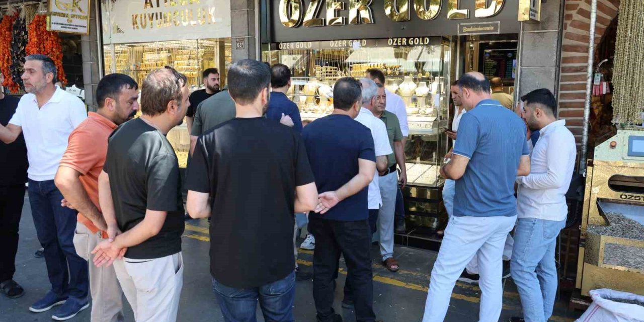 Kuyumcu dükkanına silahlı saldırı