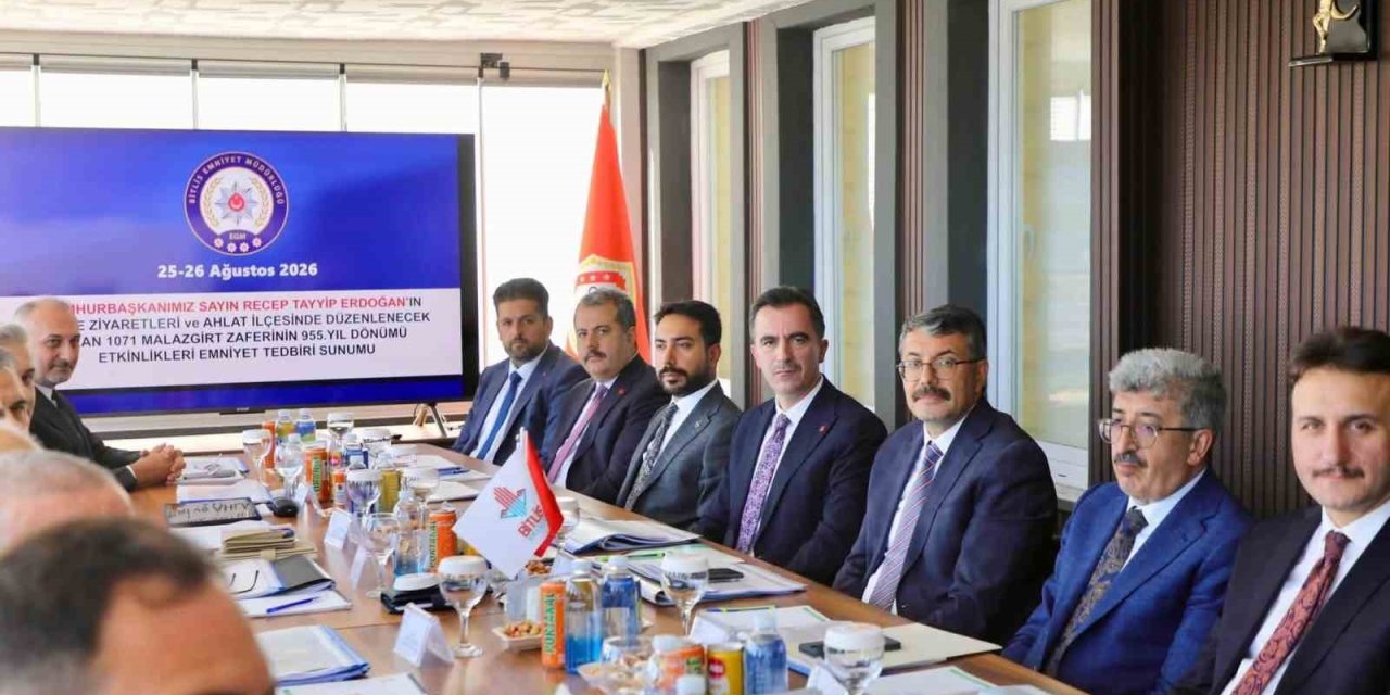 Bakan yardımcısı Çelik, Ahlat’ta
