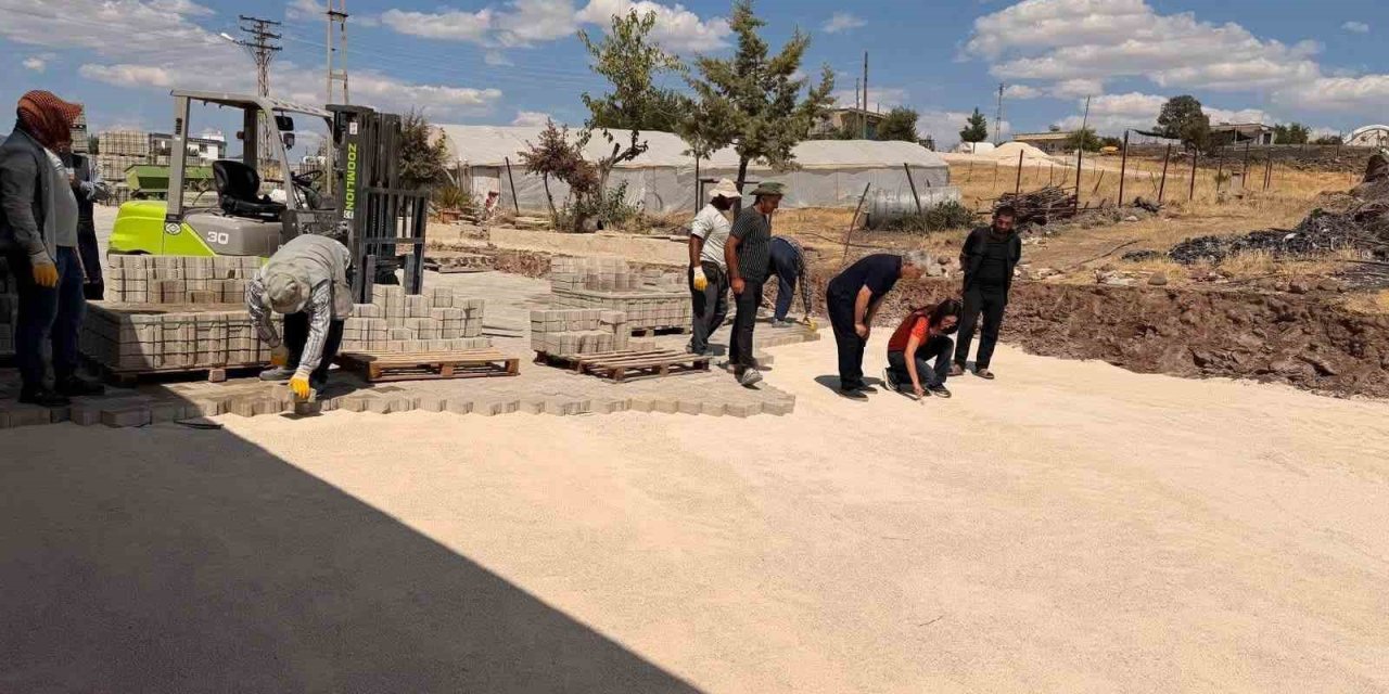 Çermik’te parke taşı çalışması