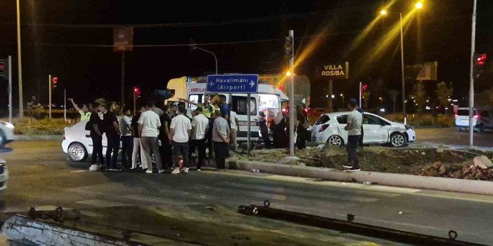 Diyarbakır’da 2 aracın çarpıştığı kazada 7 kişi yaralandı