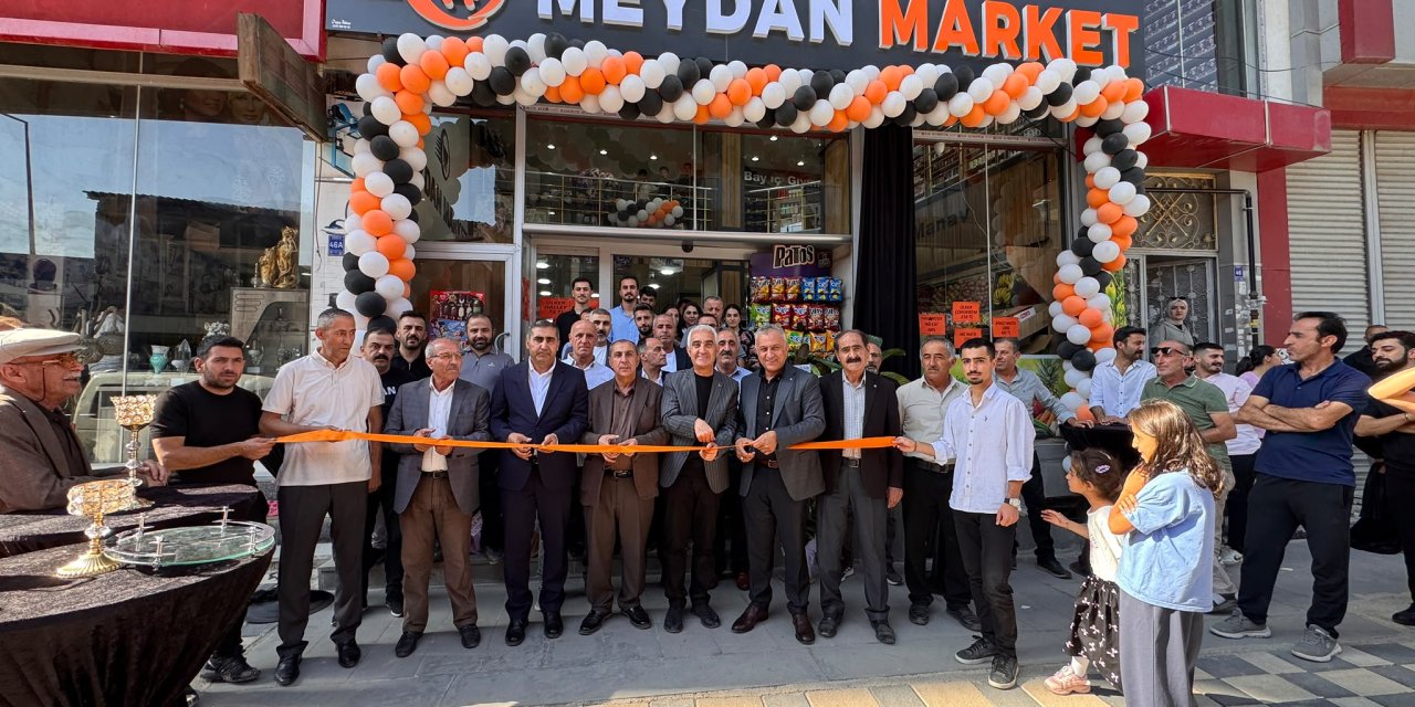 Yüksekova’da Meydan Market hizmete girdi
