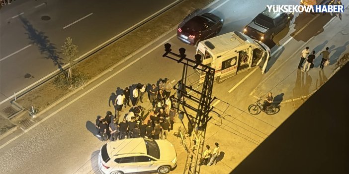 Yüksekova’da motosiklet ile otomobil çarpıştı: 1 yaralı