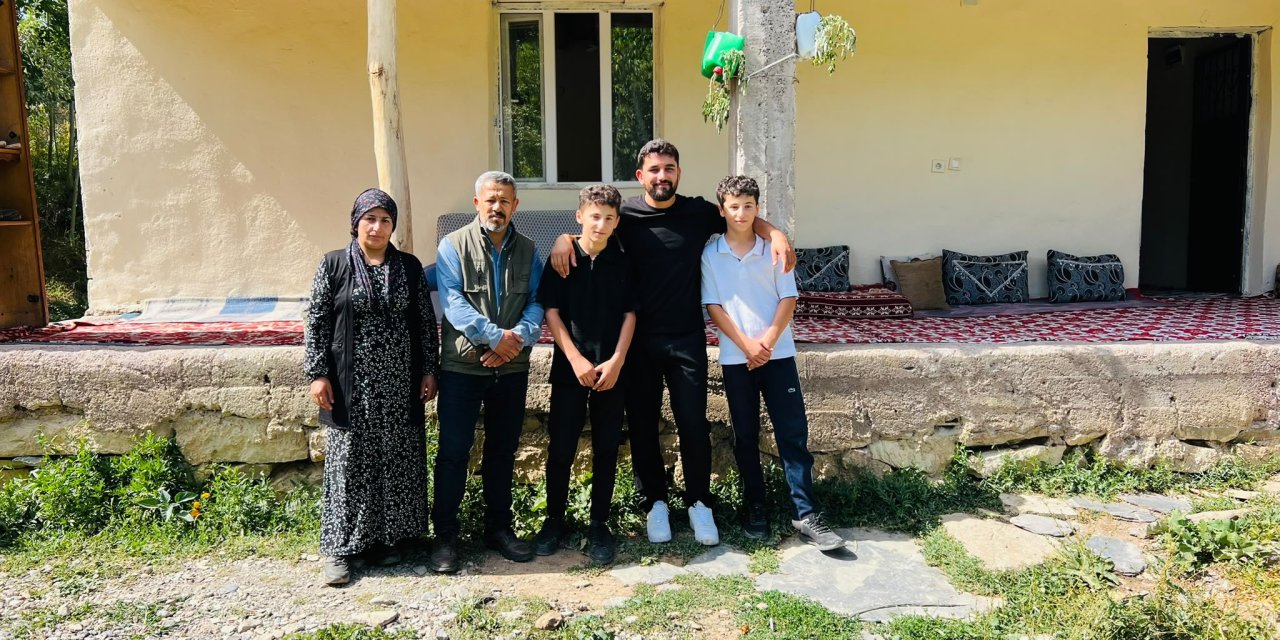 Tek odalı evden fen lisesine: Yüksekova’daki ikiz kardeşlere destek