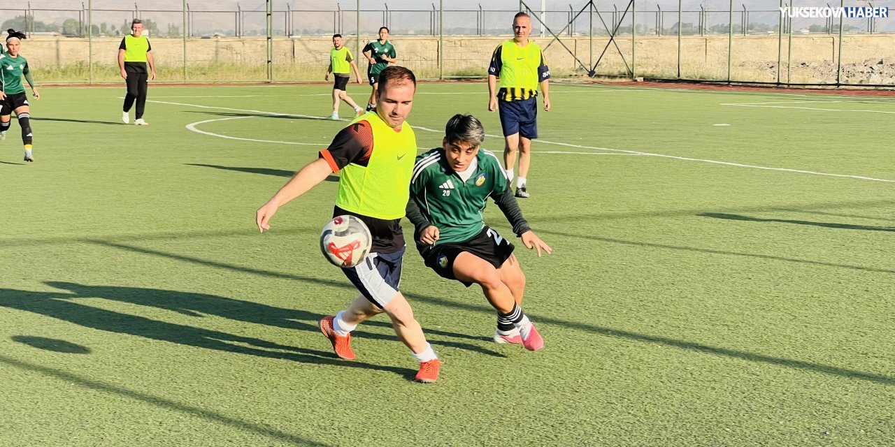 Yüksekova’da centilmenlik maçı: Kadın futbol takımı sahadan galibiyetle ayrıldı
