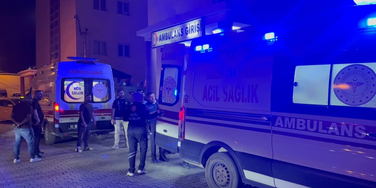 Hakkari'de düğün öncesi taşlı sopalı kavga: Damat ve 2 yakını yaralandı