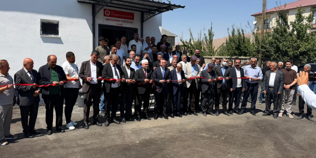 Yüksekova’da anlamlı vefa: Cami ve taziye evi hizmete açıldı