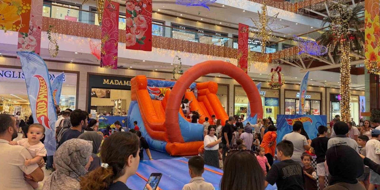Ceylan Karavil Park AVM’de Hot Wheels coşkusu