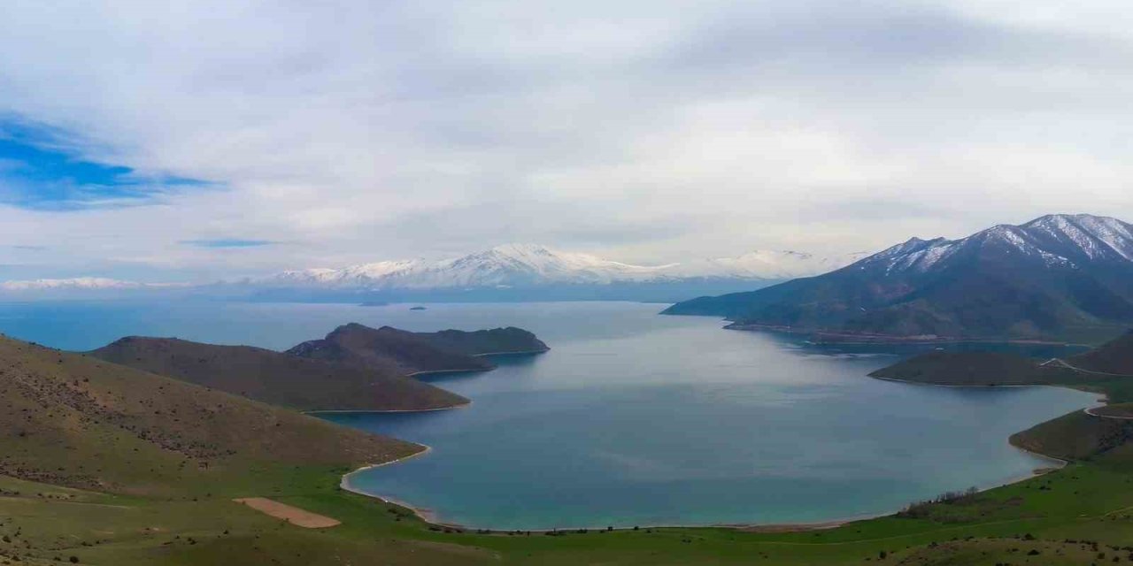 Van Gölü’nün eşsiz güzelliği Deveboynu Yarımadası ‘Milli Park’ ilan edildi
