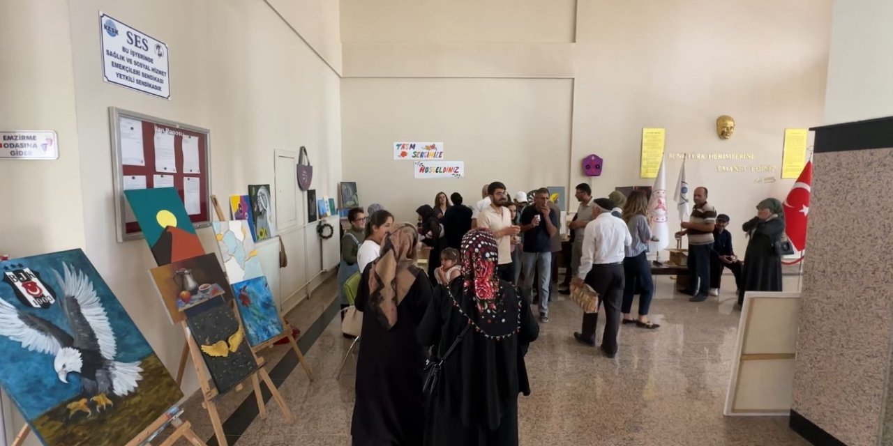 Yüksekova’da hastaların yaptığı ürünler ilgi gördü
