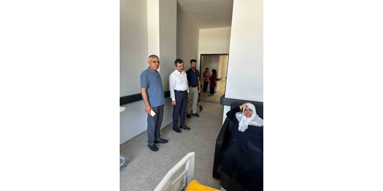 Kaymakam Atış, Dicle Devlet Hastanesinde incelemelerde bulundu