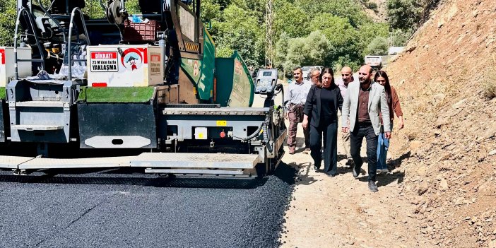 Şemdinli’de yaklaşık 50 yıldır beklenen yol çalışmasında sona gelindi