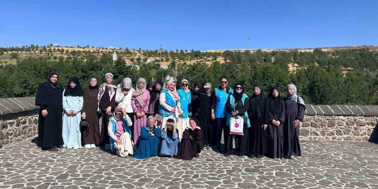 Kur’an kursu öğrencileri için gezi programı yapıldı