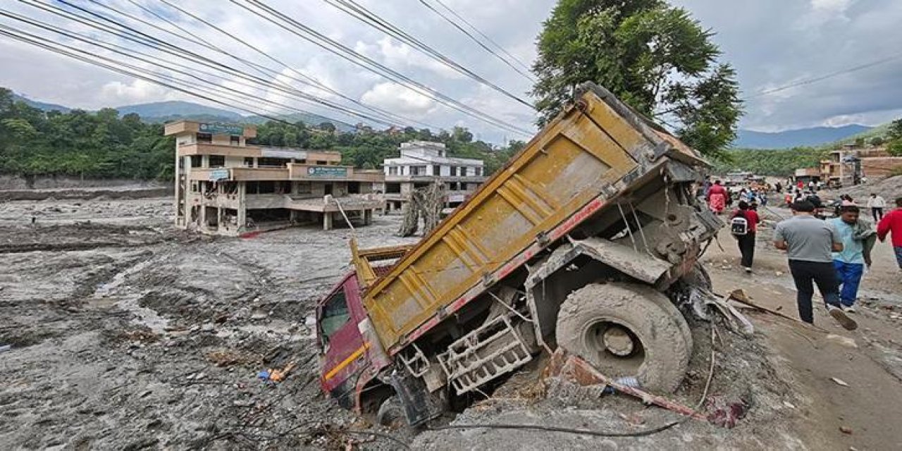 Nepal'deki selde can kaybı 1252'ye yükseldi