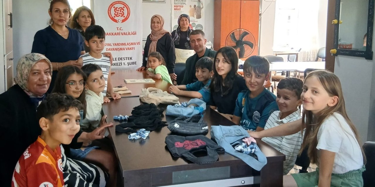 Hakkâri’de minik eller iklim değişikliğine dikkat çekti
