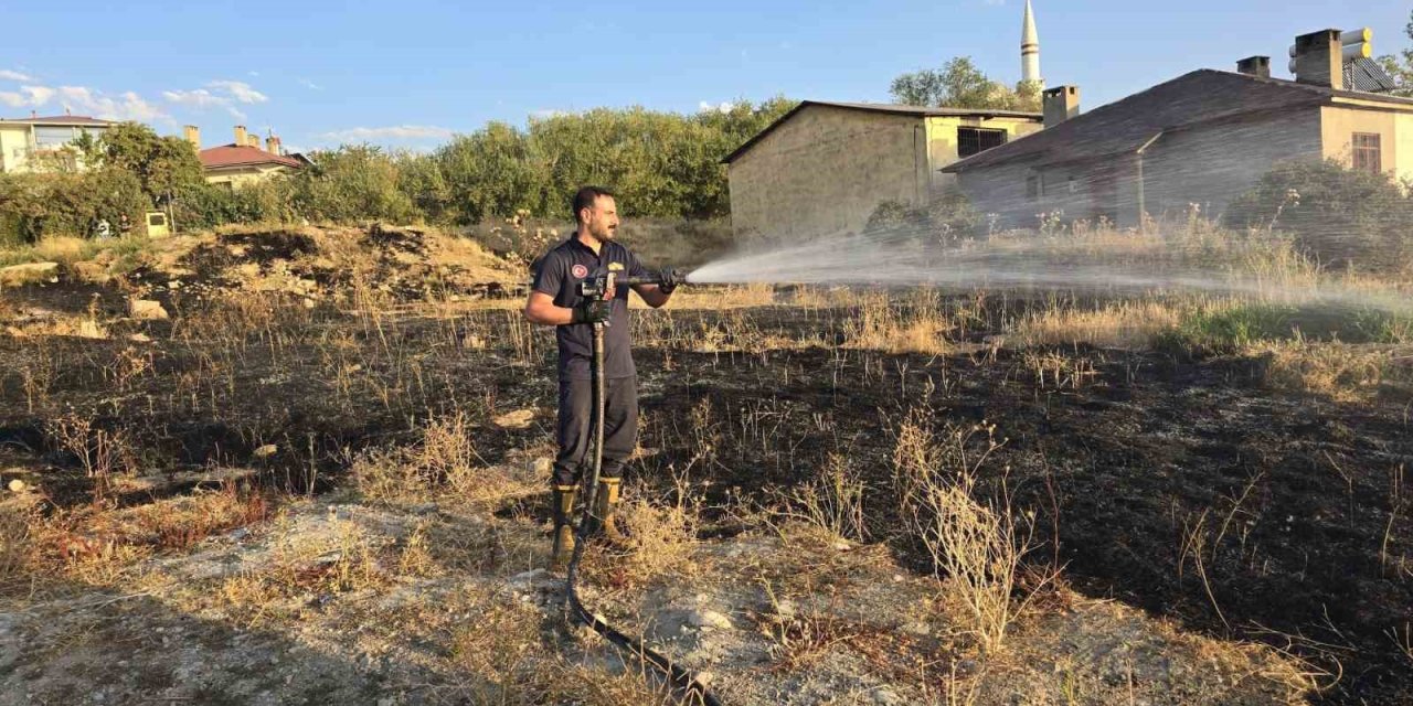 Van’da örtü yangını
