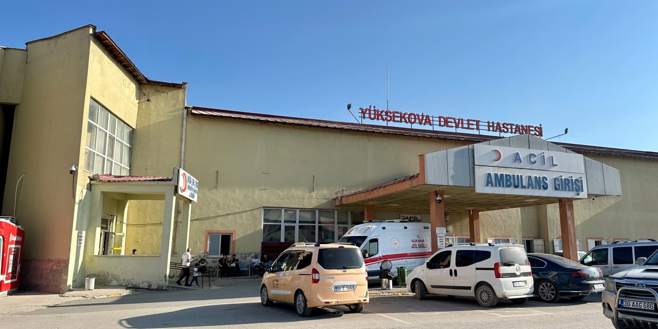 Hastane penceresinde dengesini kaybeden refakatçi 3. kattan boşluğa düştü