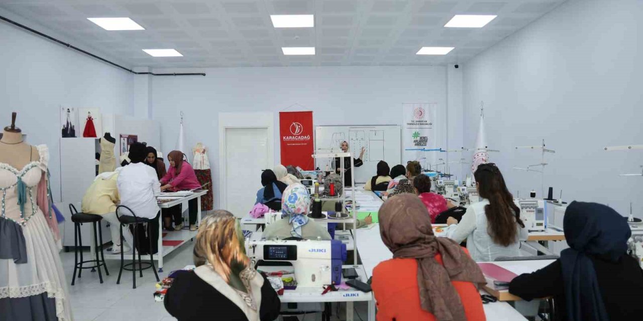 Diyarbakırlı kadınlar moda dünyasına hazırlanıyor