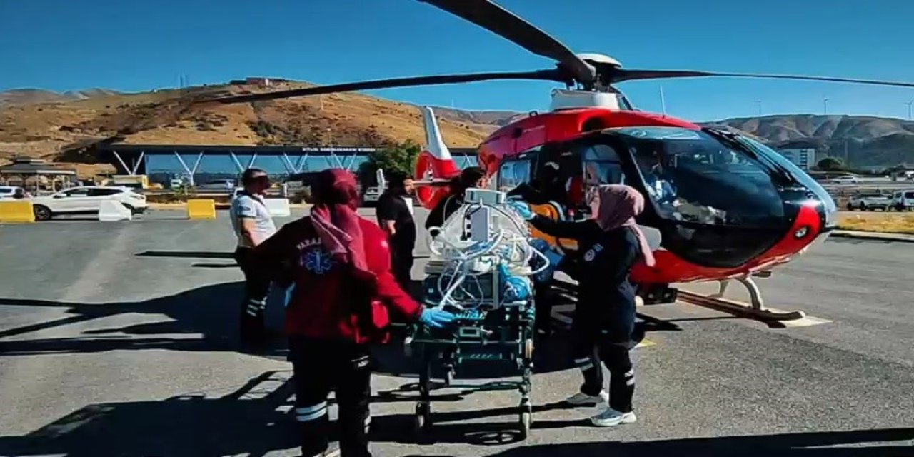 Bitlis'te bin 400 gram ağırlığında doğan bebek için zamanla yarış