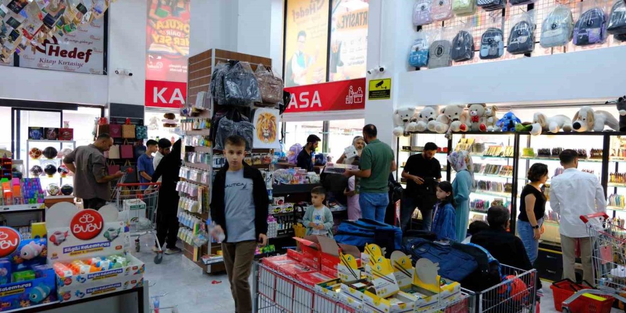 Van’da okul alışverişi yoğunluğu