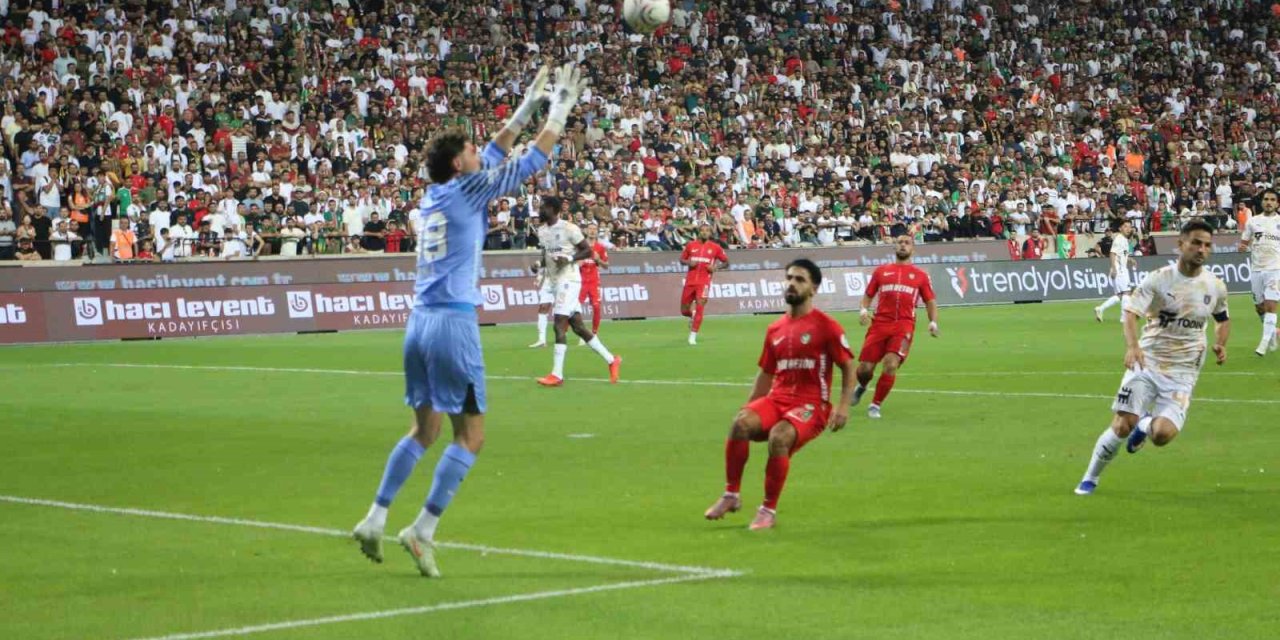Amedspor, Başakşehir’i 5-0 mağlup etti
