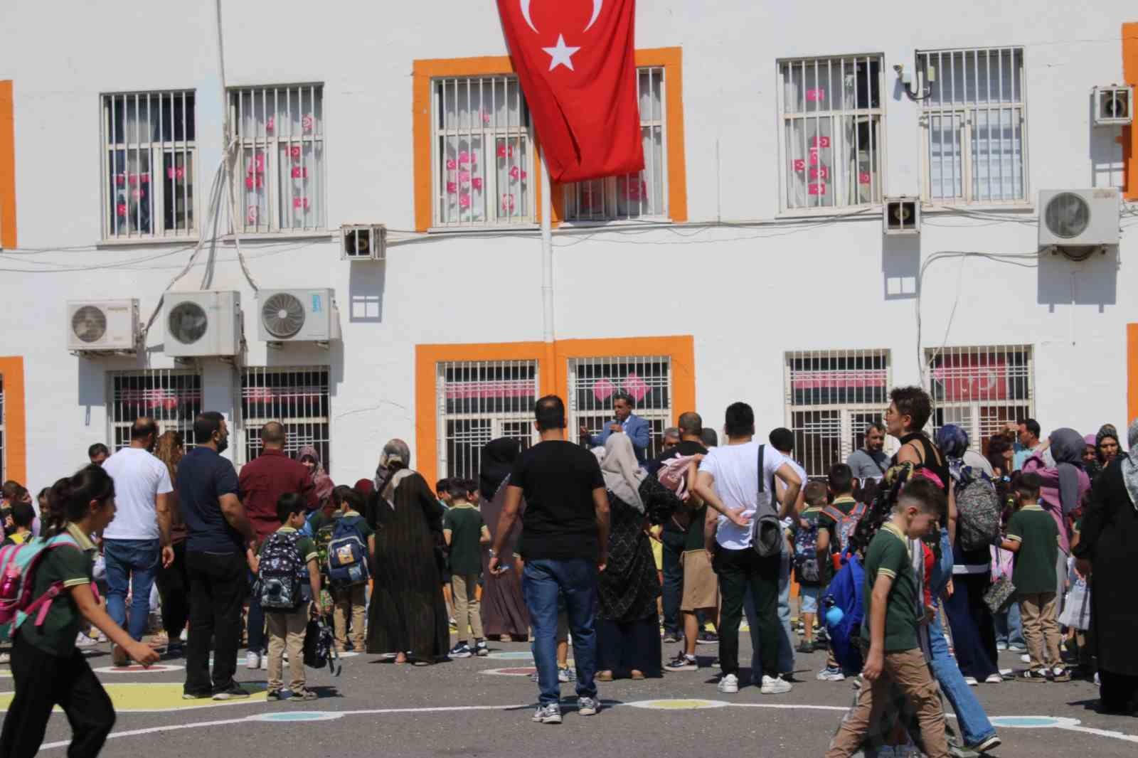 Diyarbakır'da minik öğrencilerin büyük heyecanı