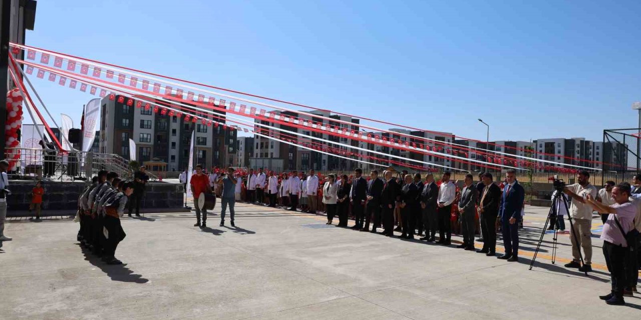 Diyarbakır’da İlköğretim Haftası kutlaması