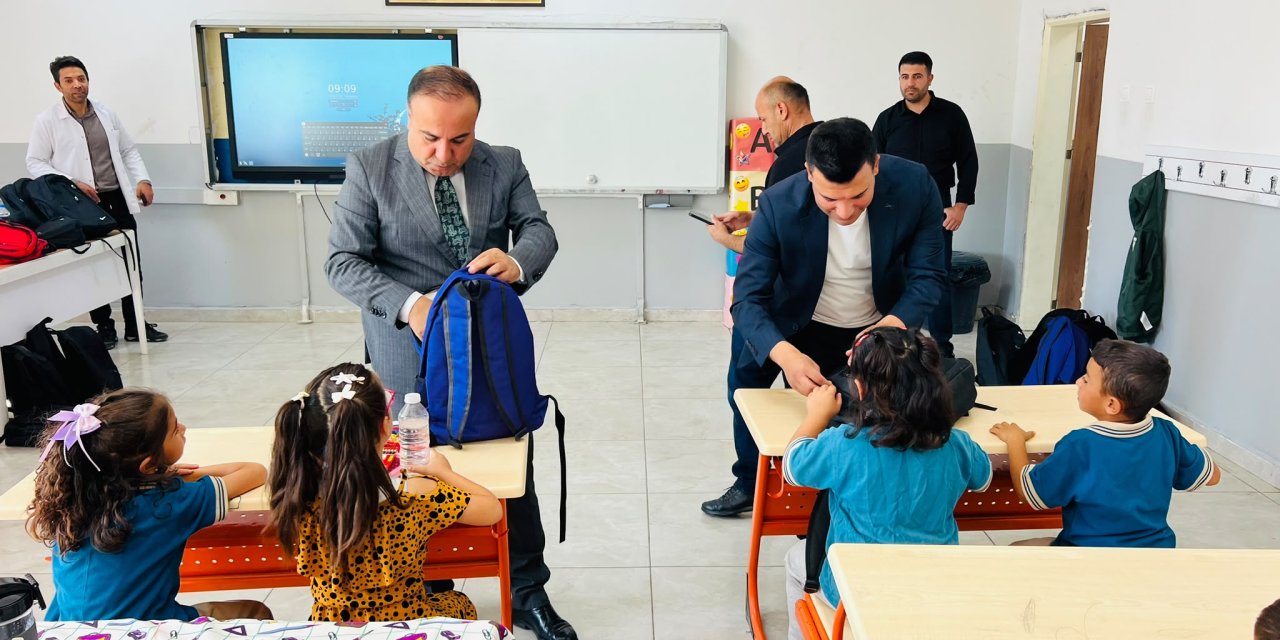 Büyükçiftlik’te birinci sınıf öğrencilerine çanta ve kırtasiye desteği