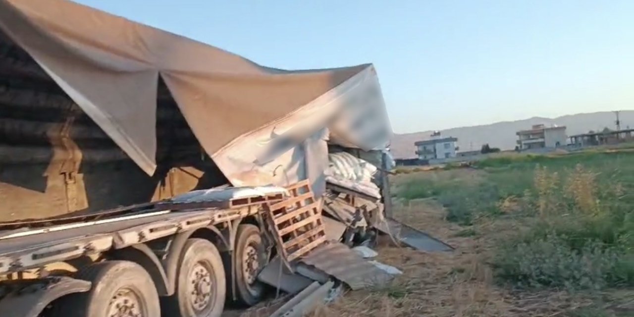 Mardin’de kontrolden çıkan tır boş araziye girdi