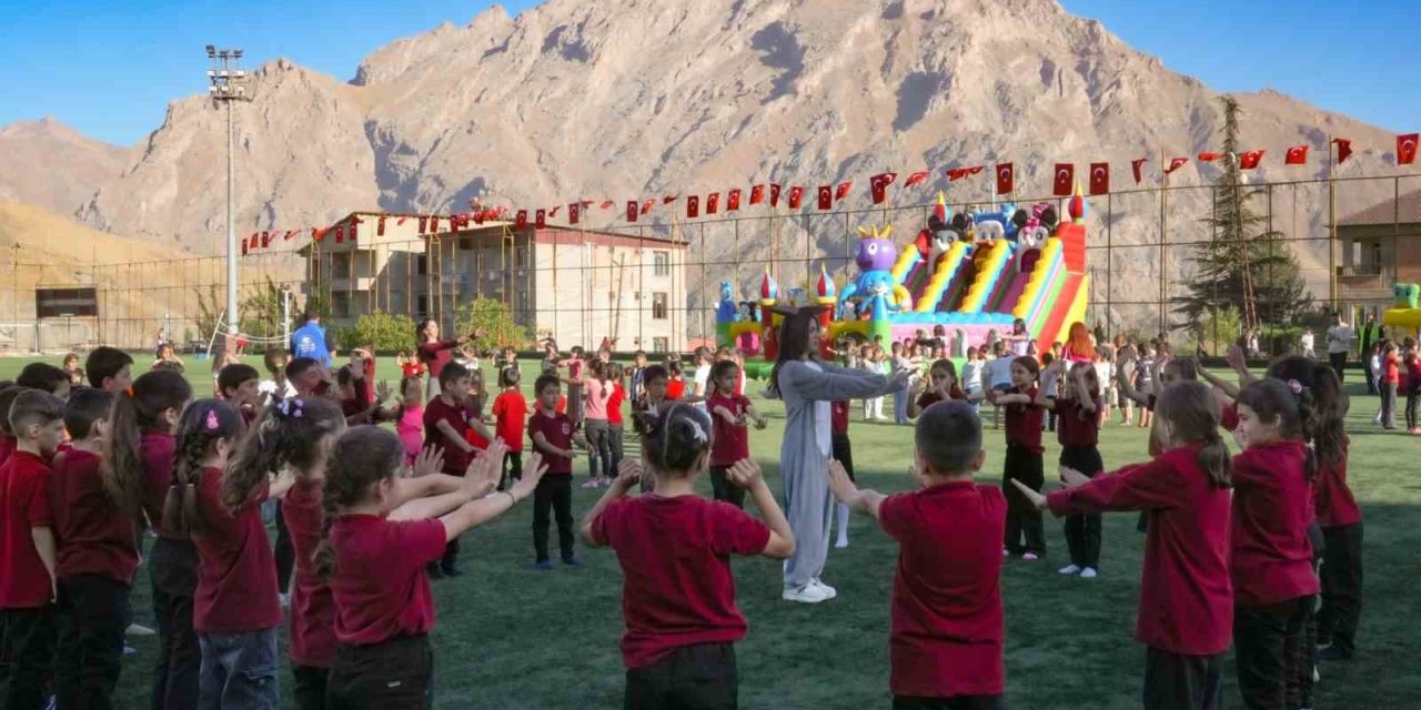 Hakkâri’de 3. Çocuk Oyun Şenliği yapıldı