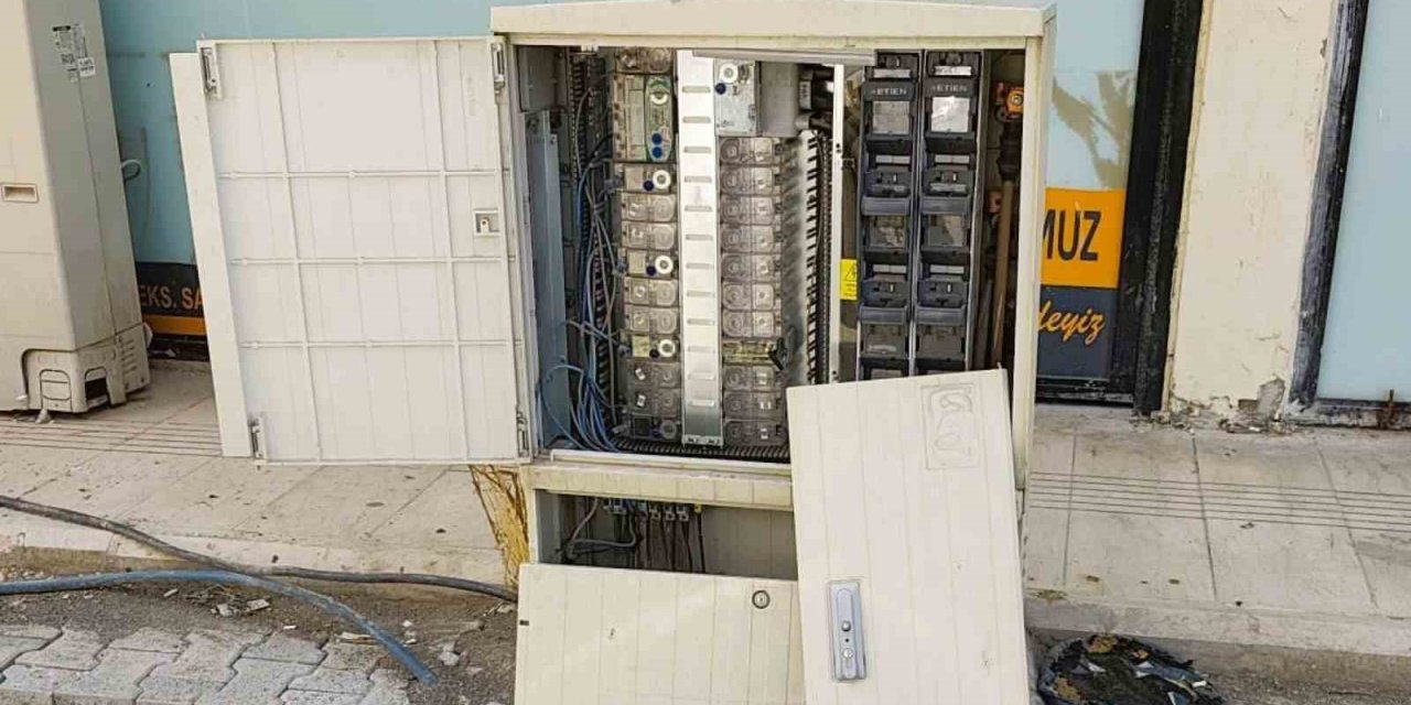 Şanlıurfa'da elektrik panolarına müdahale can güvenliğini tehdit ediyor