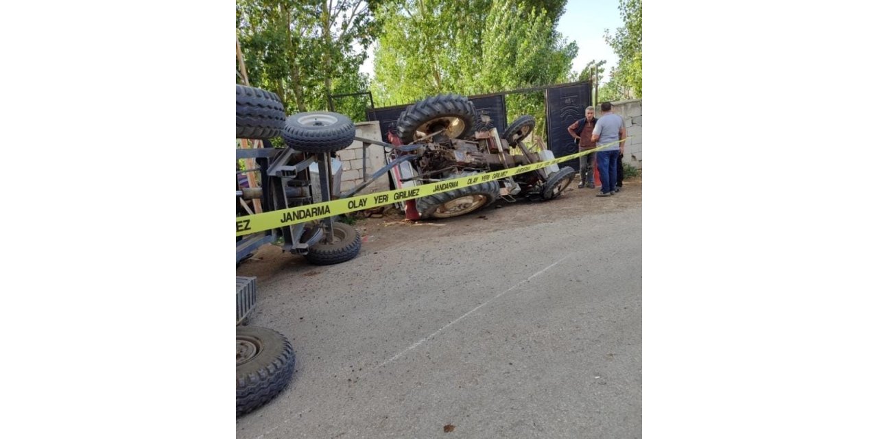 Van’da traktör devrildi: 3 yaralı