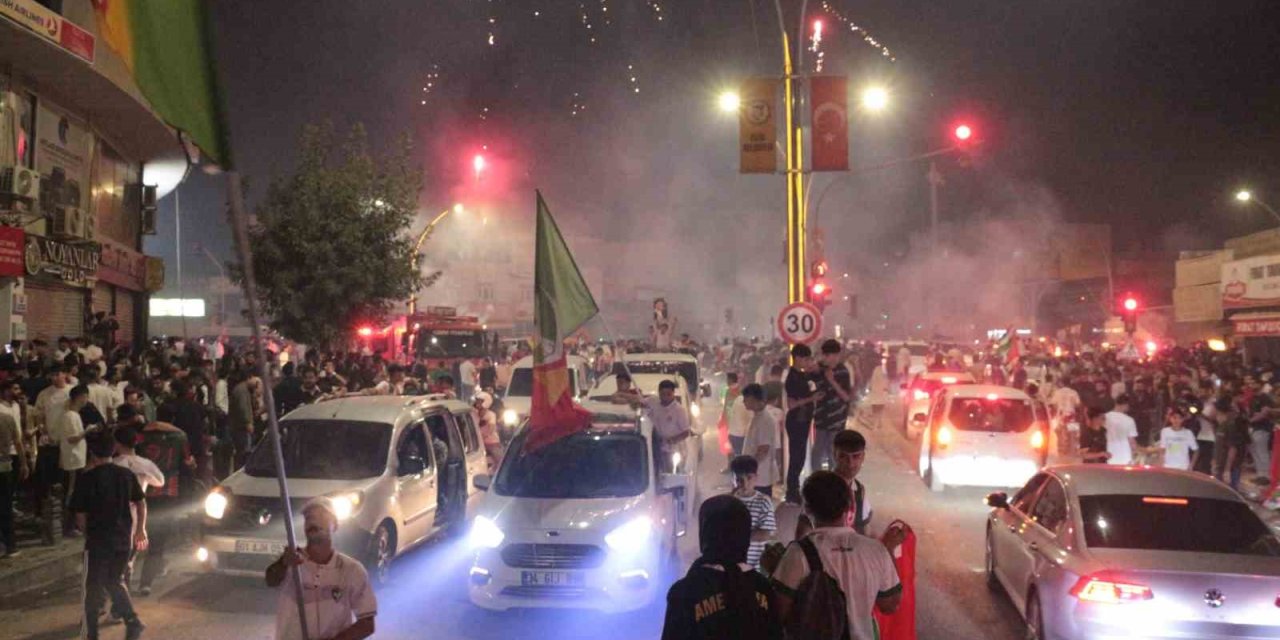 Amedspor'un Beşiktaş zaferi Cizre’de coşkuyla kutlandı