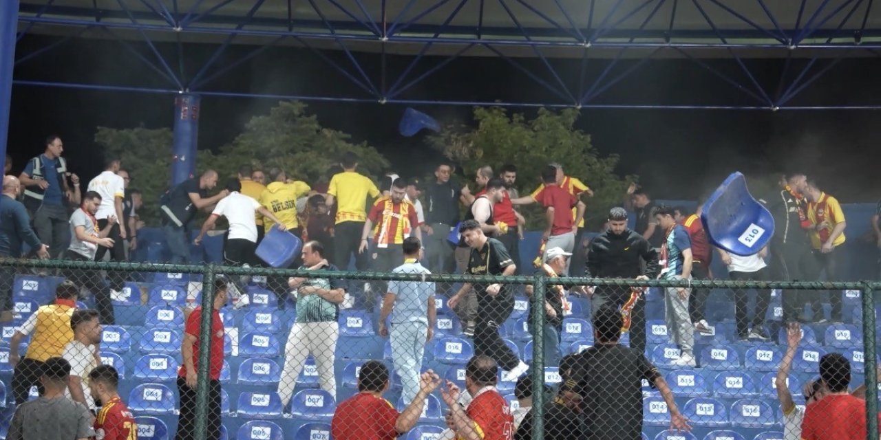 Kayserispor taraftarları tribün koltuklarını kırdı, stadyum zarar gördü